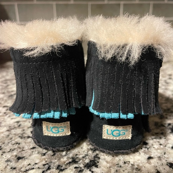 UGG Black and Cream Sheepskin Footwear - Picture 4 of 8